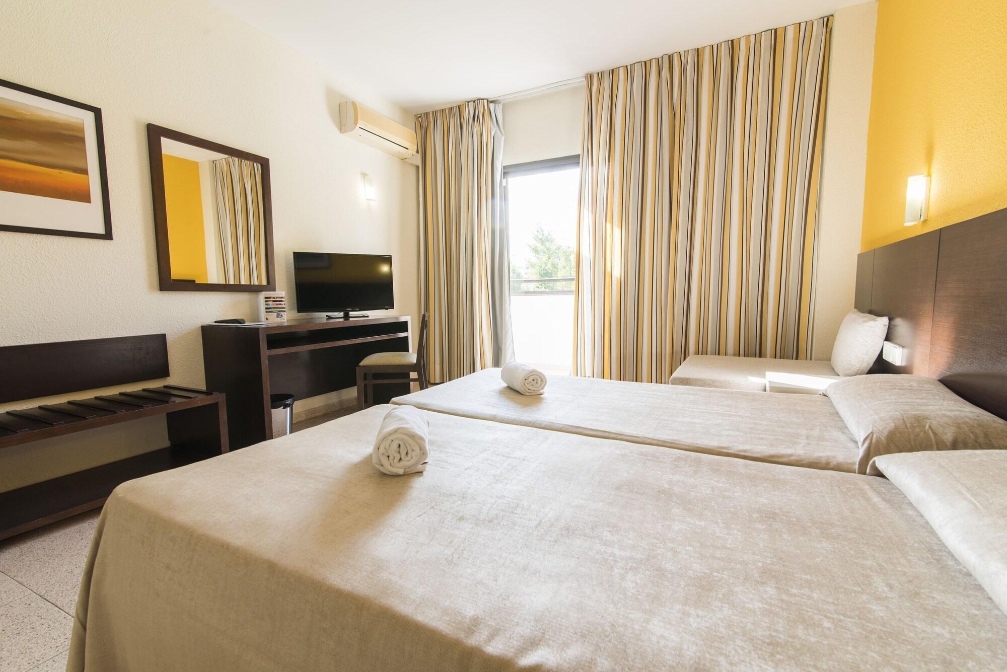Azuline Hoteles Mar Amantis & II San Antonio  Bagian luar foto