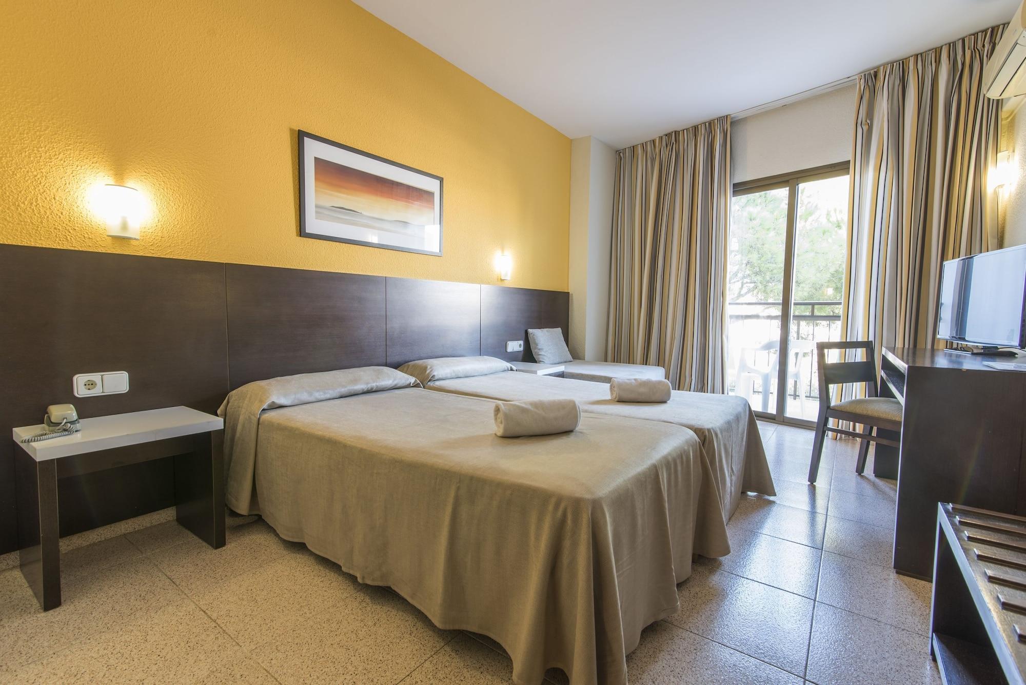 Azuline Hoteles Mar Amantis & II San Antonio  Bagian luar foto