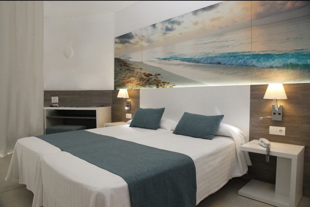 Azuline Hoteles Mar Amantis & II San Antonio  Bagian luar foto