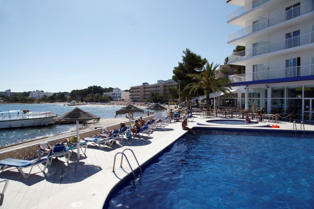 Azuline Hoteles Mar Amantis & II San Antonio  Bagian luar foto